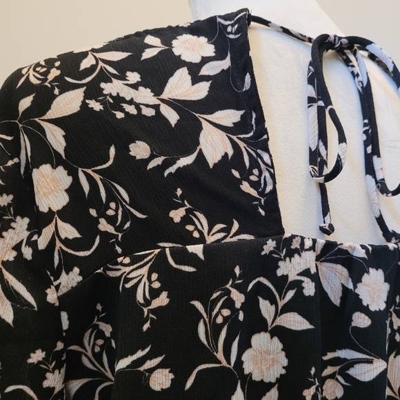 Maurices small boho bell sleeve midi dress v-neck floral tie back. - Picture 9 of 16